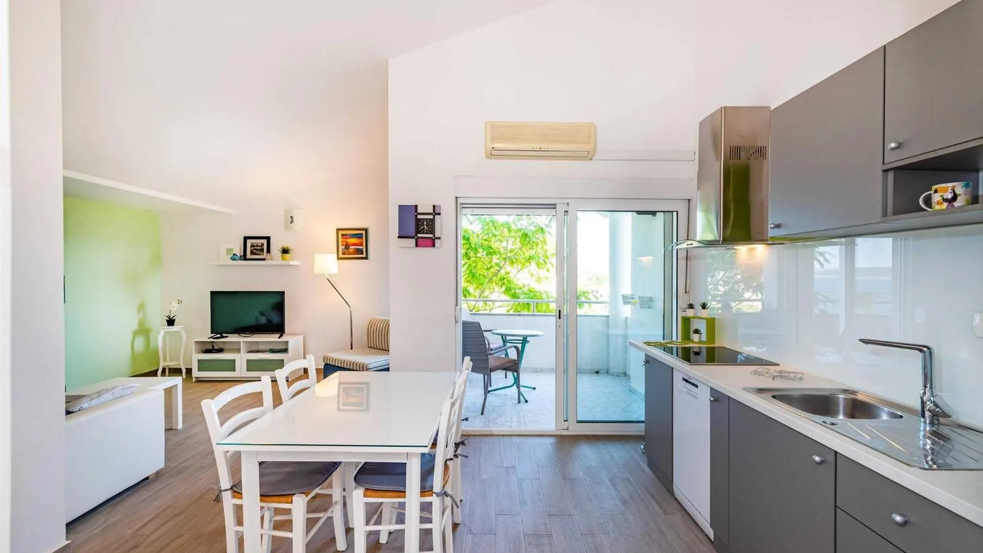 My Dalmatia - Sea View Apartment Dajana With Private Pool Maslenica